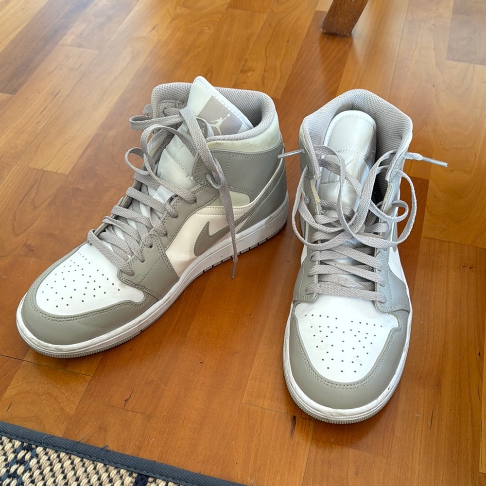 Nike Gray and White Men's Sneakers